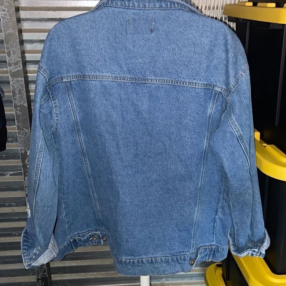Love Tree Oversized Distressed Denim Blue Jean Jacket Medium - Picture 2 of 8